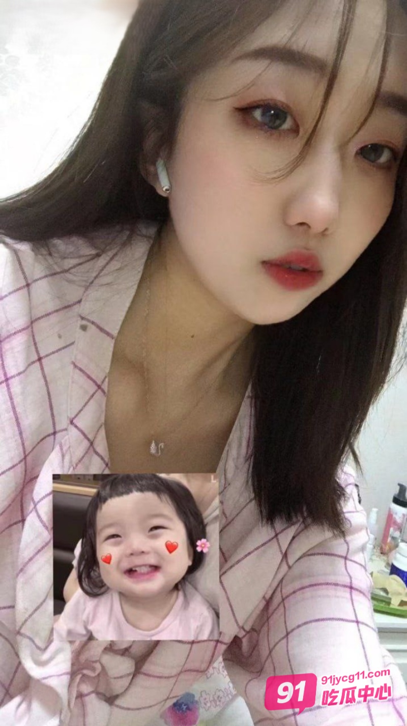 重庆辣妹君君 白花花的臀波荡漾 出轨被曝光私拍！ 配图5