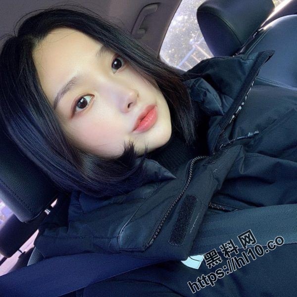 气质南韩空姐与前男友用Facetime玩1对1全裸视频，俩人对着屏幕一起体验高潮自慰！
