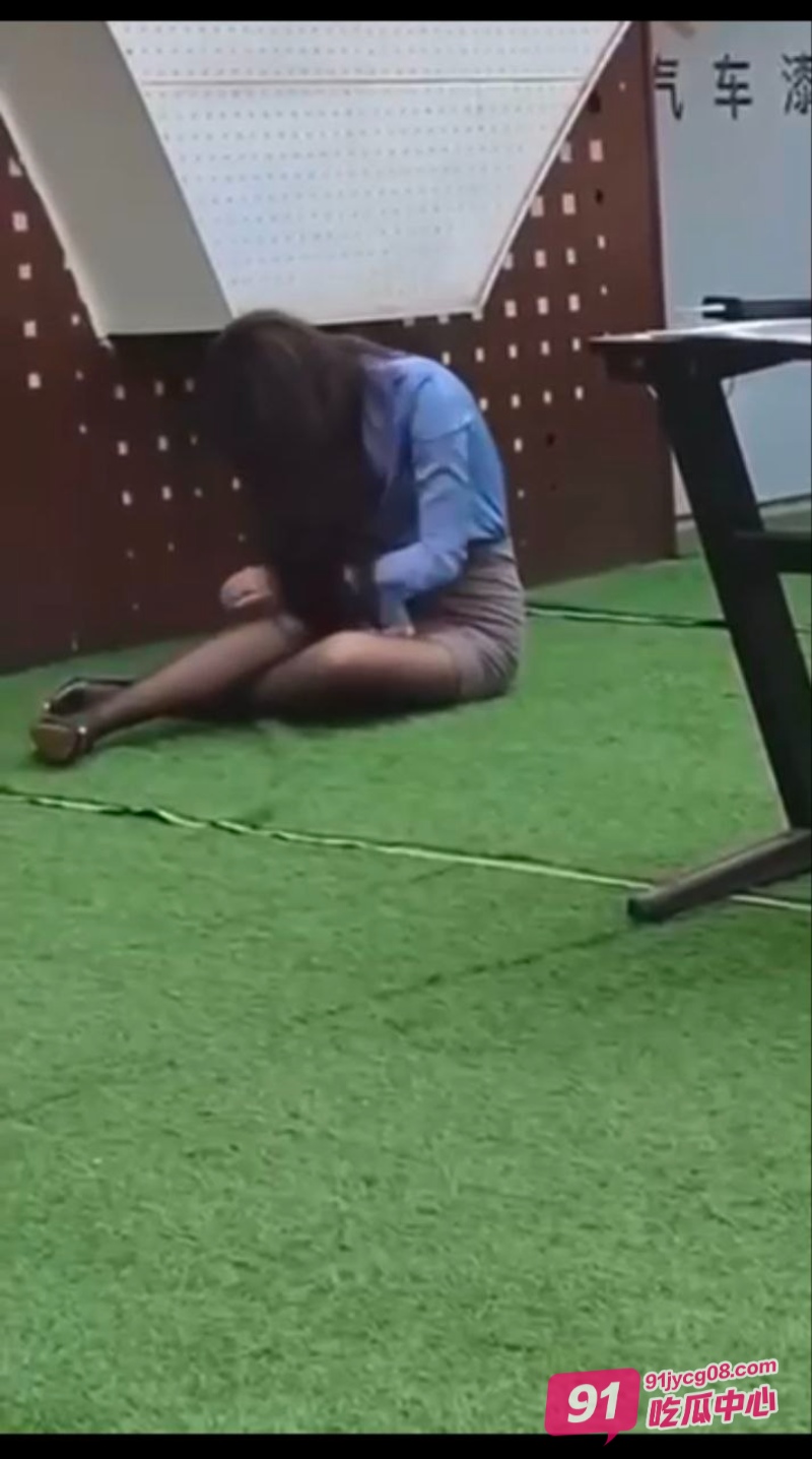 当今社会反差女干的离谱事, 七个视频带你看真实案例, 曝光后引人深思 配图9