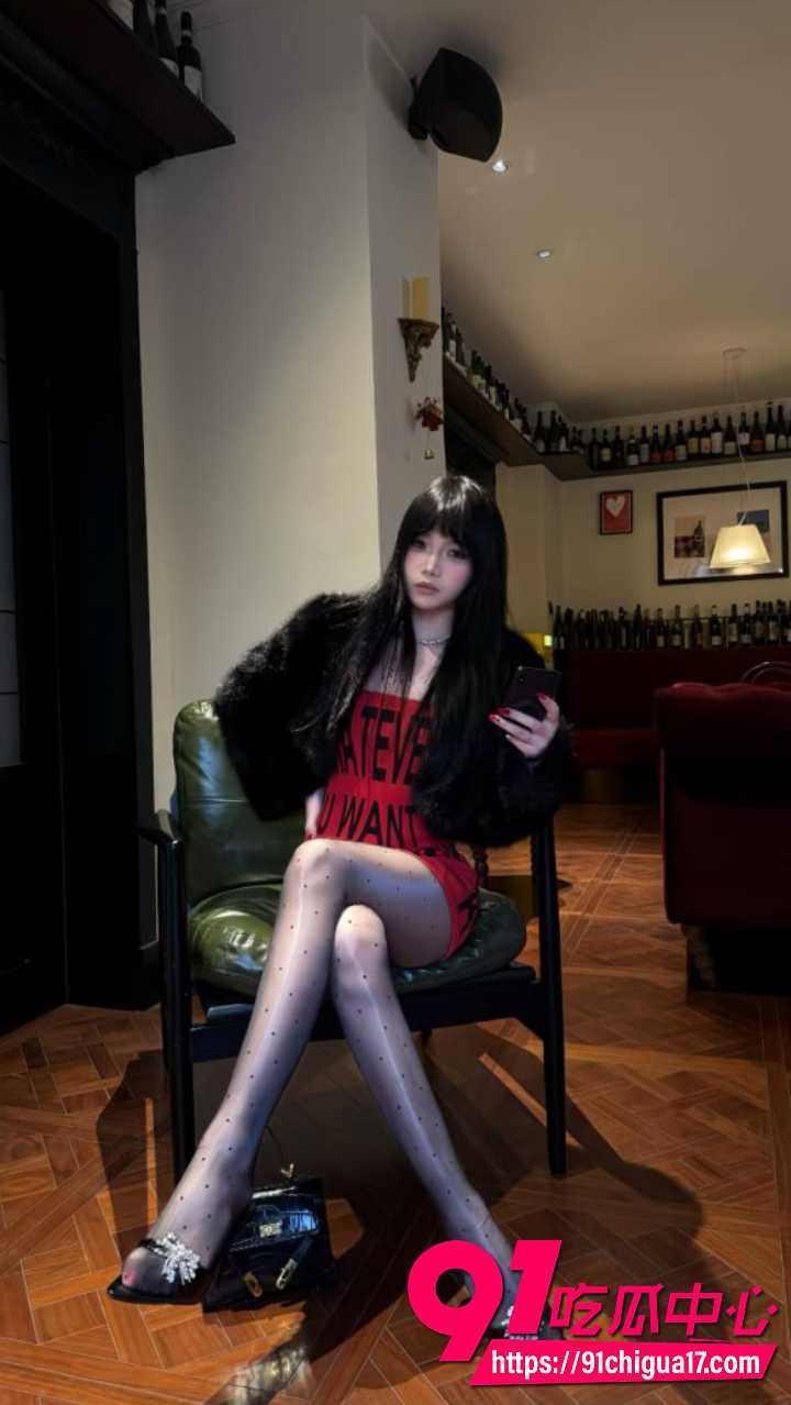 湖南反差女神小琳私下800任意玩弄2