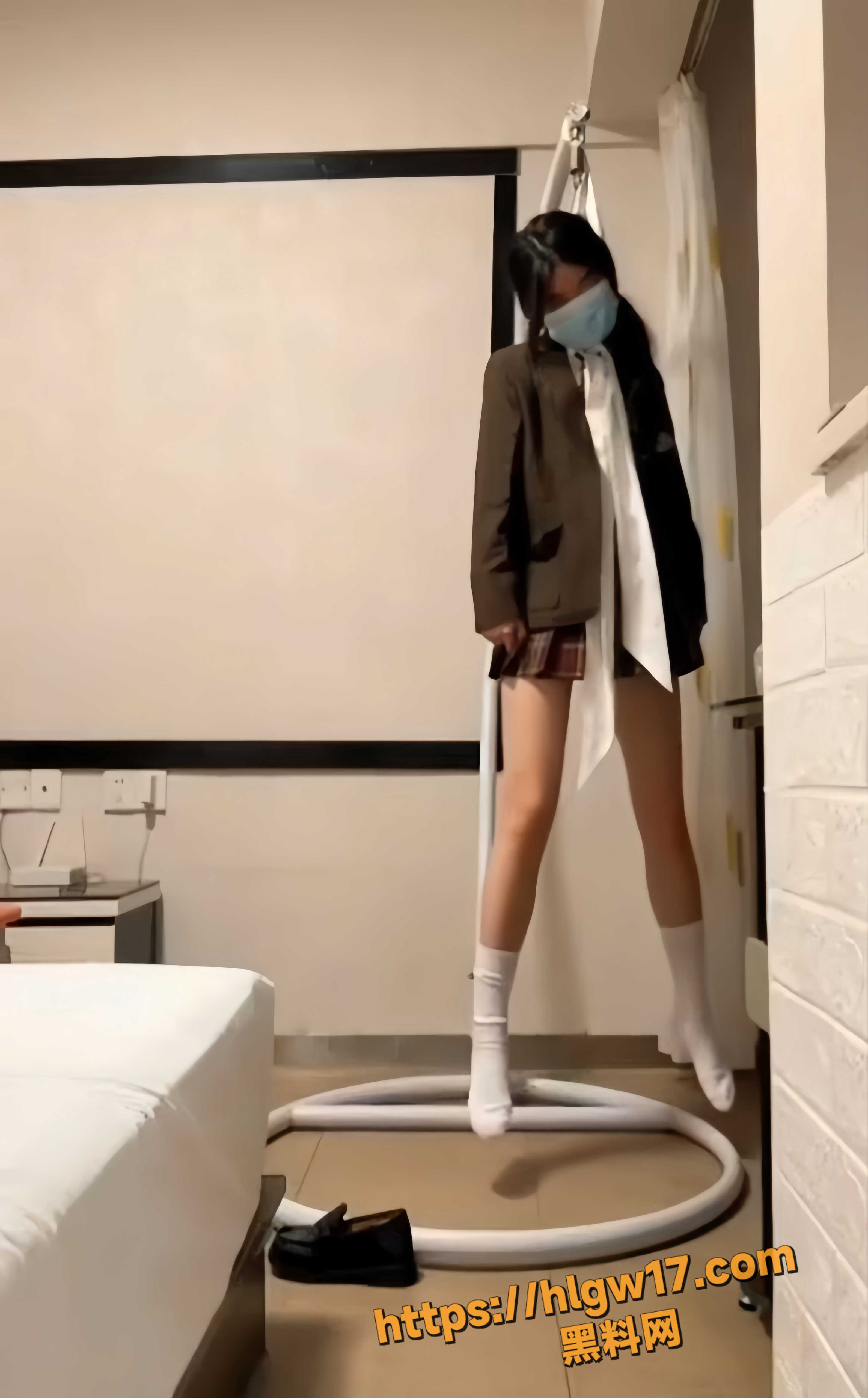 JK集美 主人的任务 窒息调教 在卧室玩上吊 为了完成主人的命令这么拼命 真是条听话的母狗！