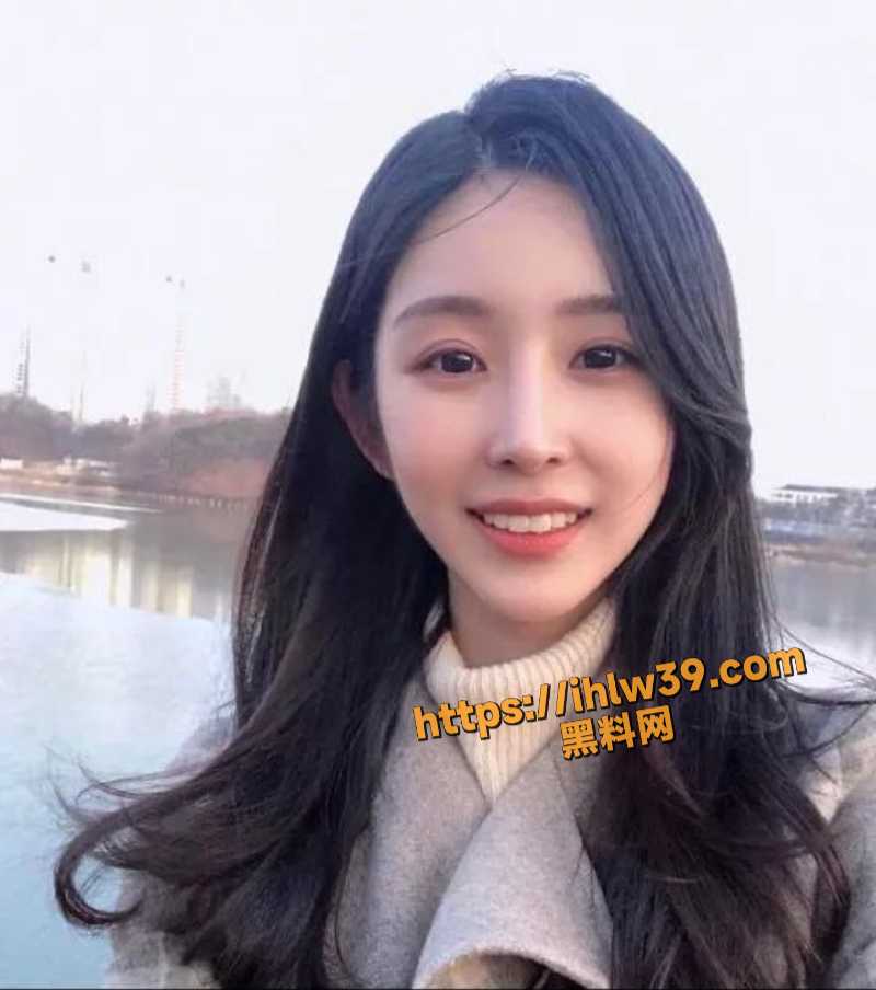 韩国人气女演员 朴智贤 罕见裸露戏码 你绝对可以相信财阀挑选玩物的眼光 这对酥胸是真的超级粉！