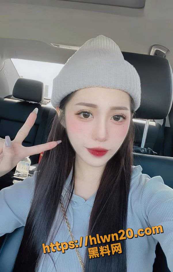 能与明星颜值媲美的纯欲小妹妹 充满笑意的抚摸着自己的胴体 与渣男男友露脸自拍激情性爱视频流出！
