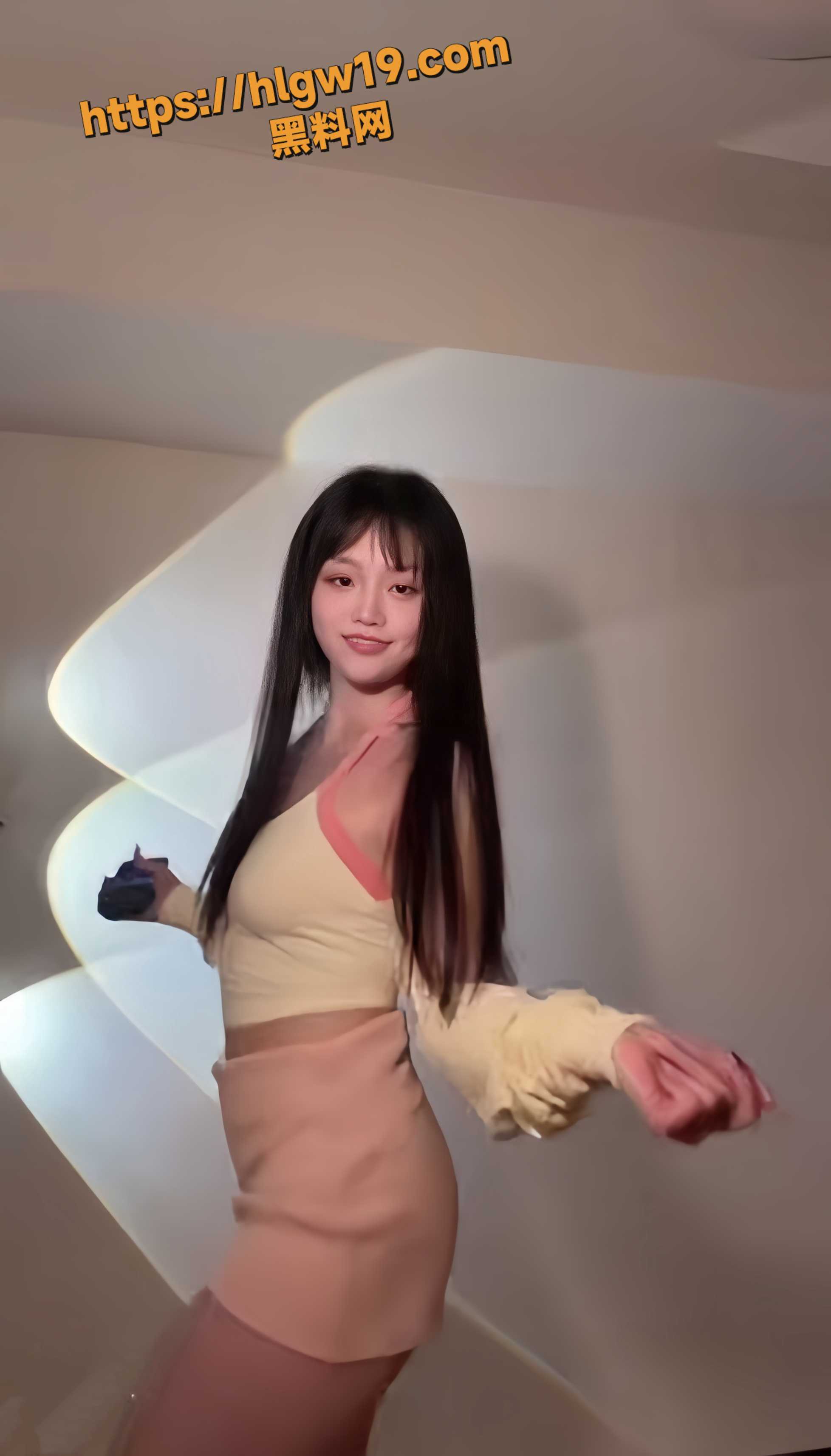 极品网黄 玉米yum707 新作福利视频 前后双视角裸舞诱惑 粉乳晃荡白虎鲍鱼全漏诱人犯罪！