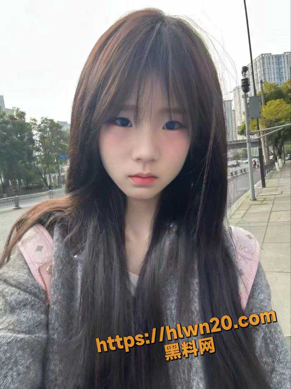 只有18岁的妹妹 肥水绝不能流了外人田 萝莉妹妹逼还有点咸 大神投稿酒店忽悠乖巧萝莉妹妹开房的视频流出！
