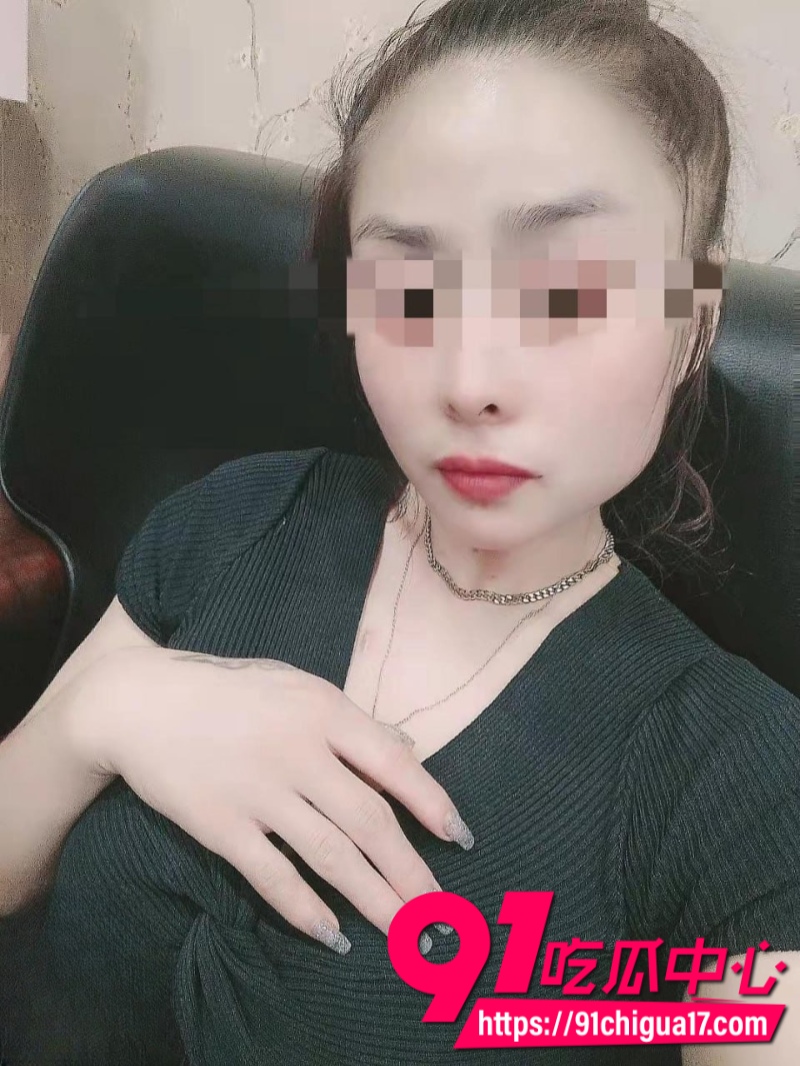 海角大神我的巨乳亲表姐 偷拍妈妈和姐姐上厕所 高质量偷拍合集