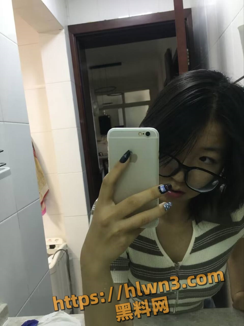 西安一中高三学生妹戴雪菲 短发巨乳真是极品 为了换手机卖身网友遭曝光！