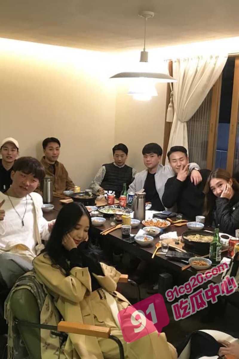 丰满人妻遭渣男偷拍做爱全过程 新婚当日视频就传遍朋友圈！ 配图4