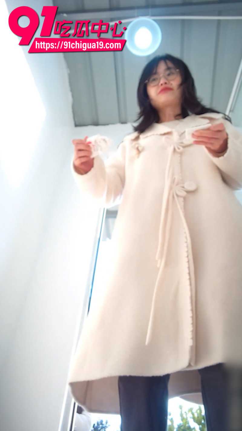 厕拍大神 在景区女厕所安装针孔摄像头 偷拍美女羞耻尿尿画面