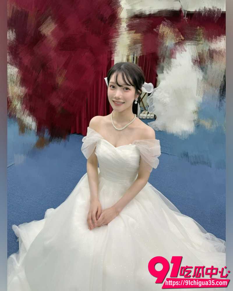 三上悠亚婚纱照引争议  2