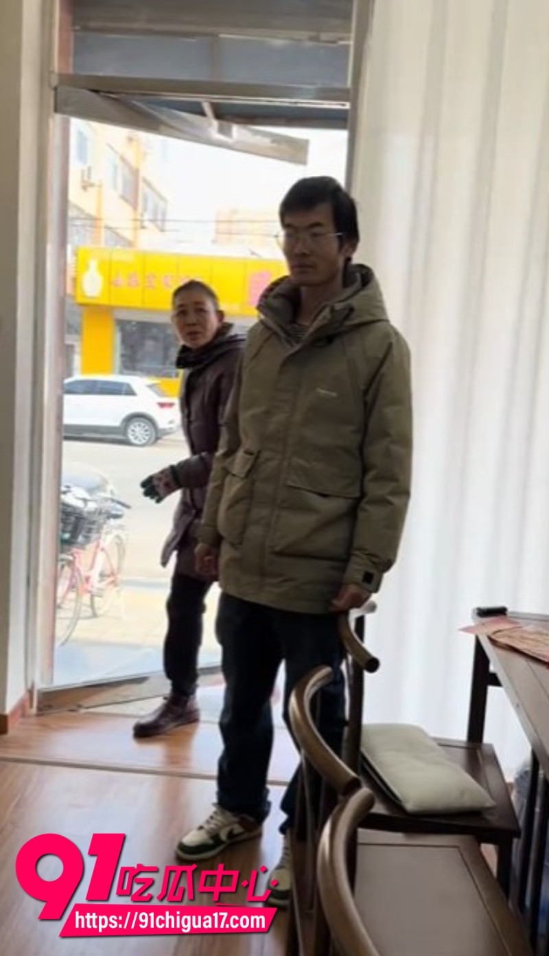 河北石家庄文安步行街40岁单身汉挨个门面找女老板处对象9