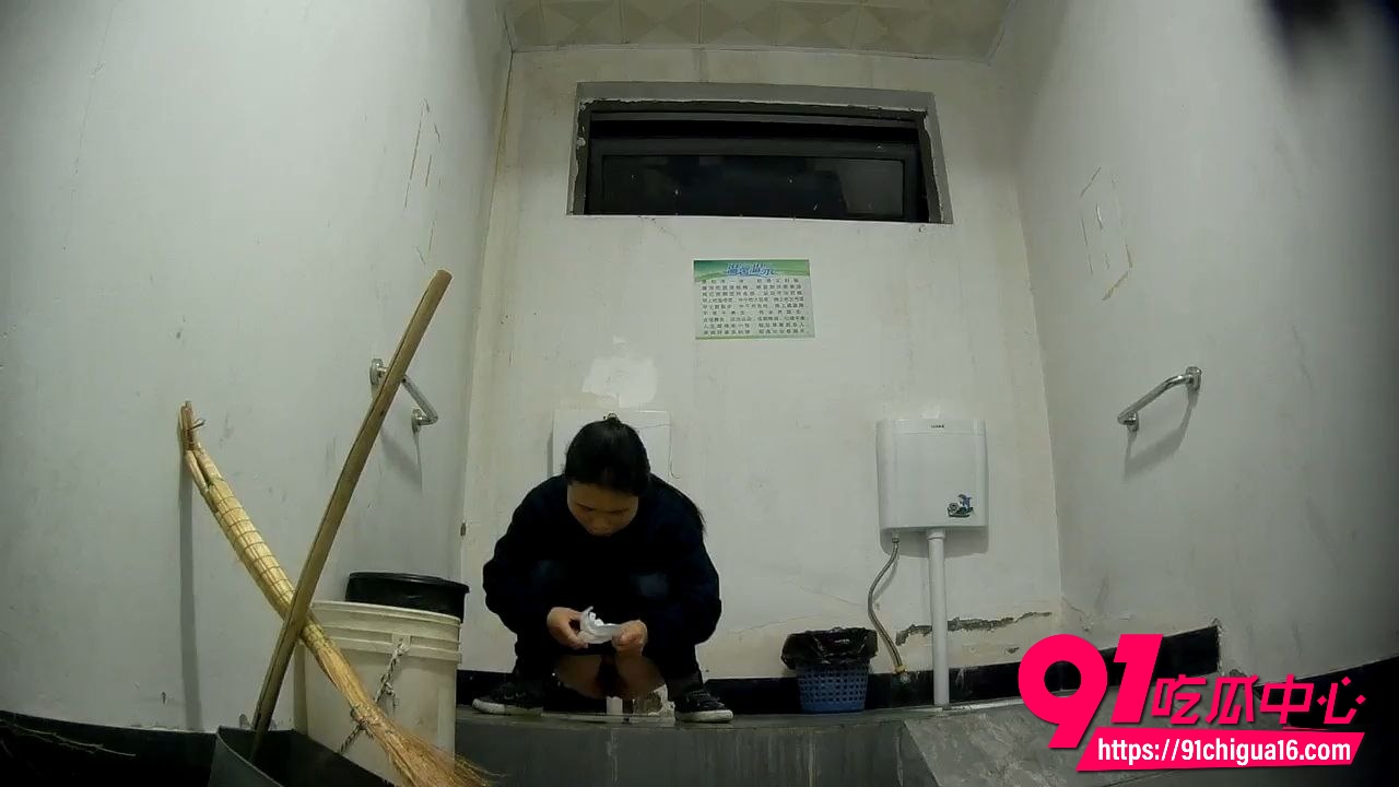 女厕偷拍神作1