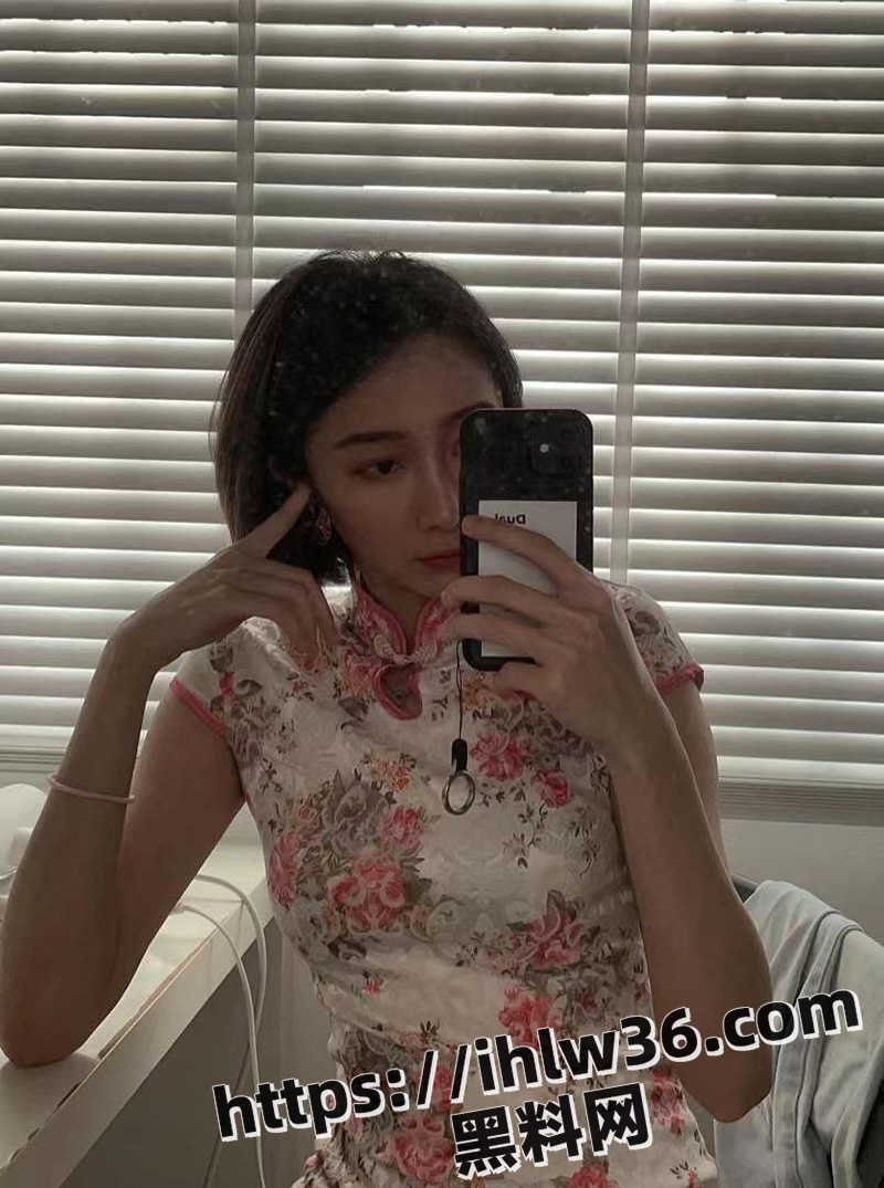 约啪00后女大学生 被男友开发的差不多了 口活很专业的反差婊妹子 身材也很极品