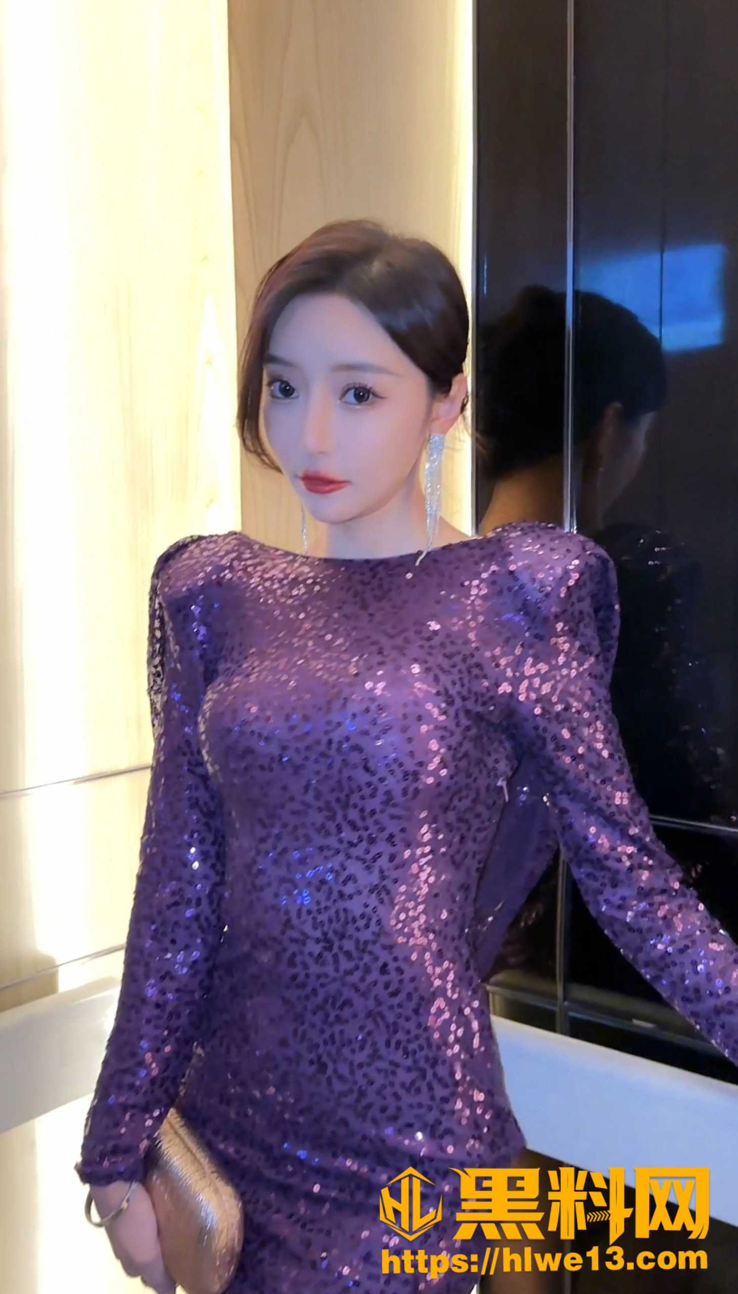 秀人网模特 王馨瑶Yanni 最新大尺度漏背裙写真 白皙皮肤映入眼帘
