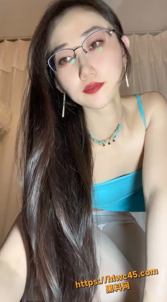 快手网红 妖妖老师 自拍情趣服换装自慰秀 全裸骚舞熟女诱惑
