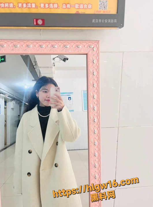 华中科技大学研究生 刘婷婷 私密生活曝光!学业高压下的另类解压方式!