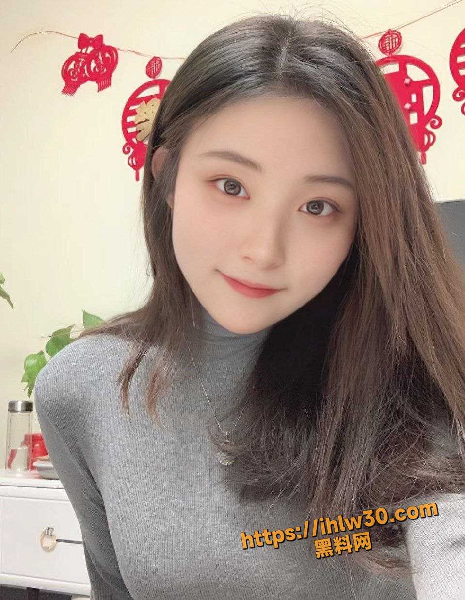 网友投稿 吉林已婚反差人妻老师 平时文质彬彬教书育人 床上骚气十足