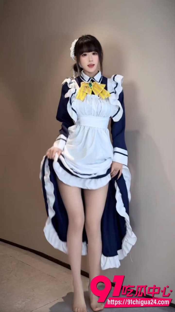 黑丝红裙兔女郎制服诱惑4 黑丝红裙兔女郎制服诱惑4