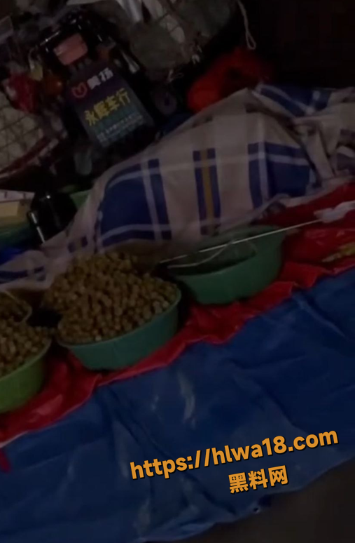 流浪街头依然不忘操逼 天为床地为被 真实野战实录太刺激！