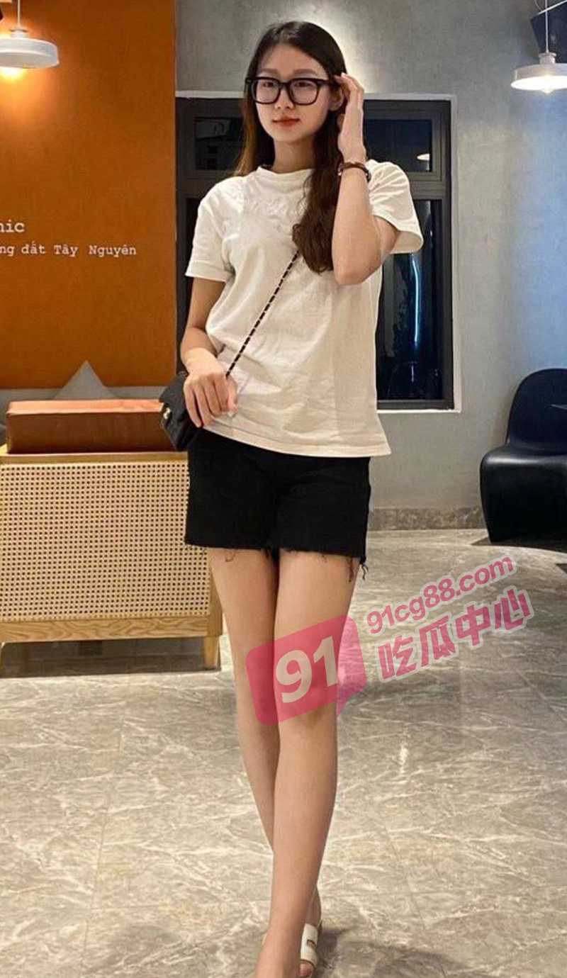 国外也有反差婊 你的越南女友已送达请签收！