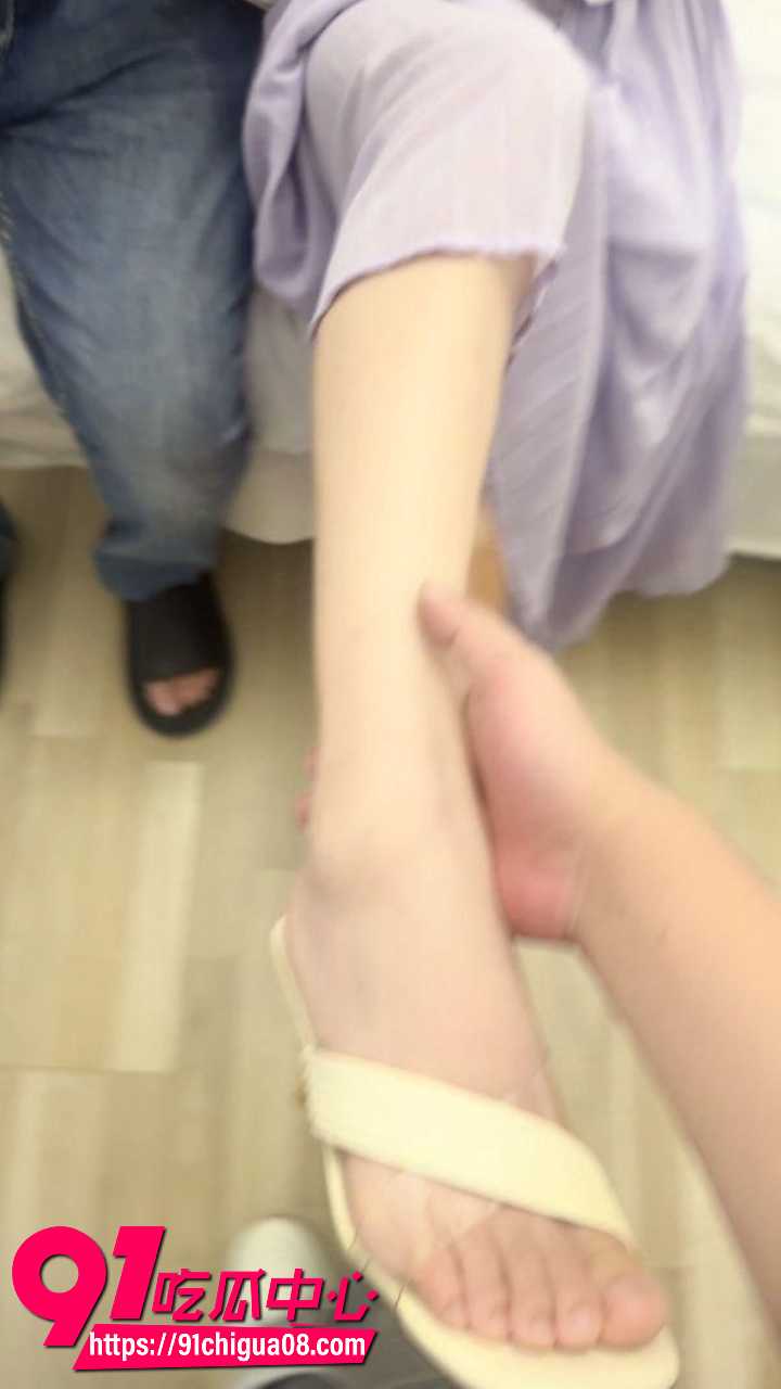 极品嫩妹紫裙诱惑被两男玩弄5 极品嫩妹紫裙诱惑被两男玩弄5