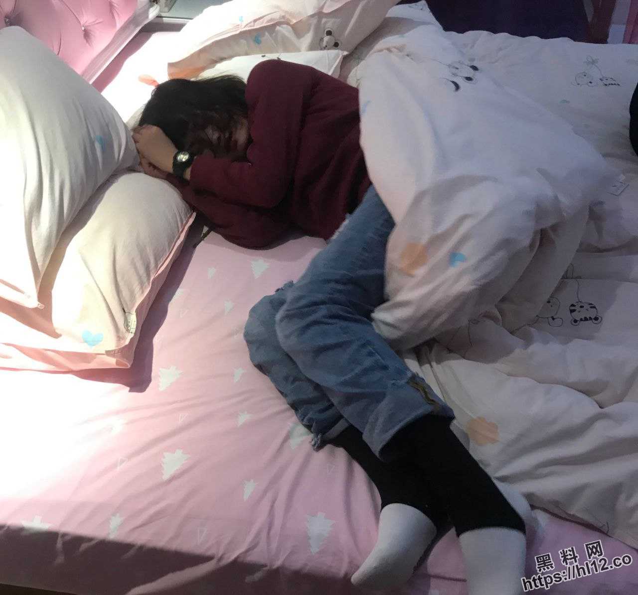 合肥十七中高二二班 鲁艺凡 与男友酒店观音坐莲斗地主被怼脸拍摄流出！