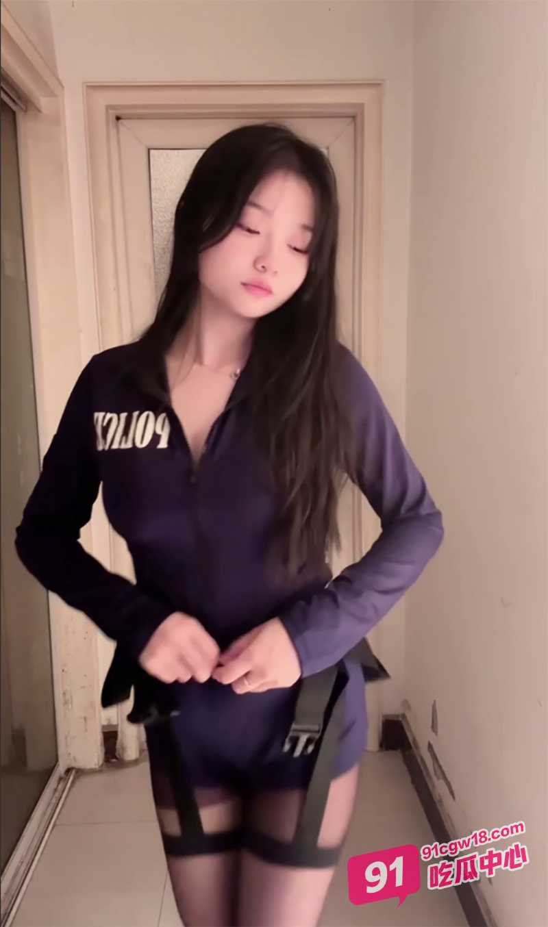长沙航空学妹李美灵 居家漏奶私拍 大跳热舞好吸睛！ 配图2