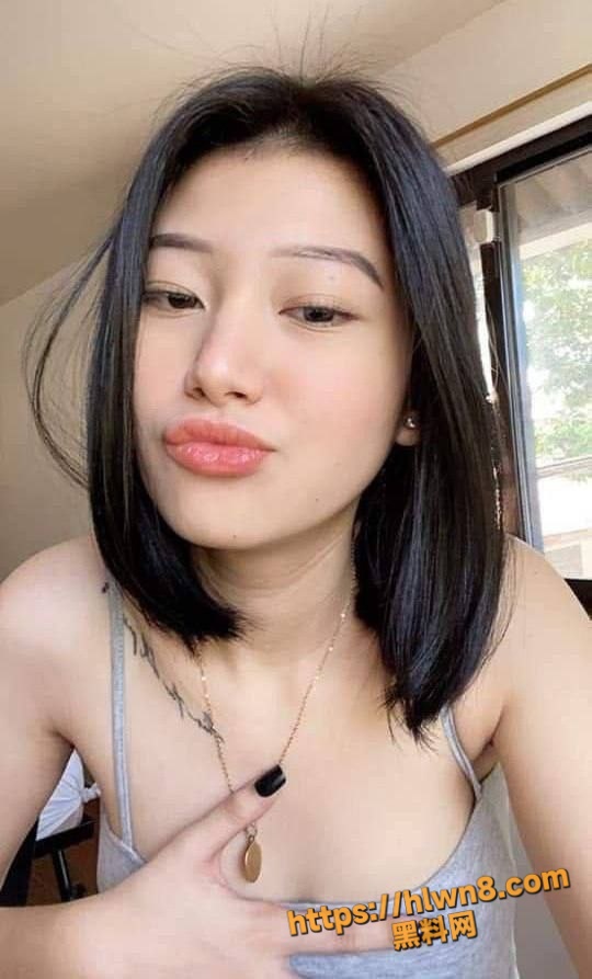 极品人妻和老公做爱私密视频流出 这身份都反过来了 骚妻酷爱拍摄性爱片段 主动要求老公露脸舔逼！