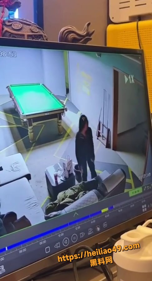 台球厅监控高清记录 美女助教教杆法变开房 兄弟们这课值不值？