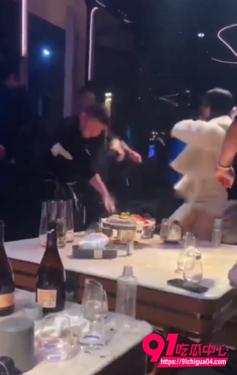 陪酒妹妹 酒瓶爆头 2