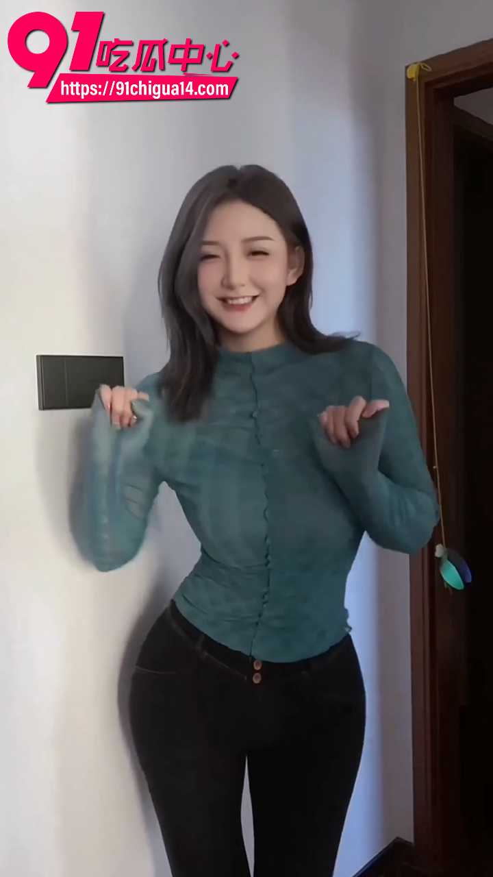 快手巨乳女神程不乖私密1v1漏奶5