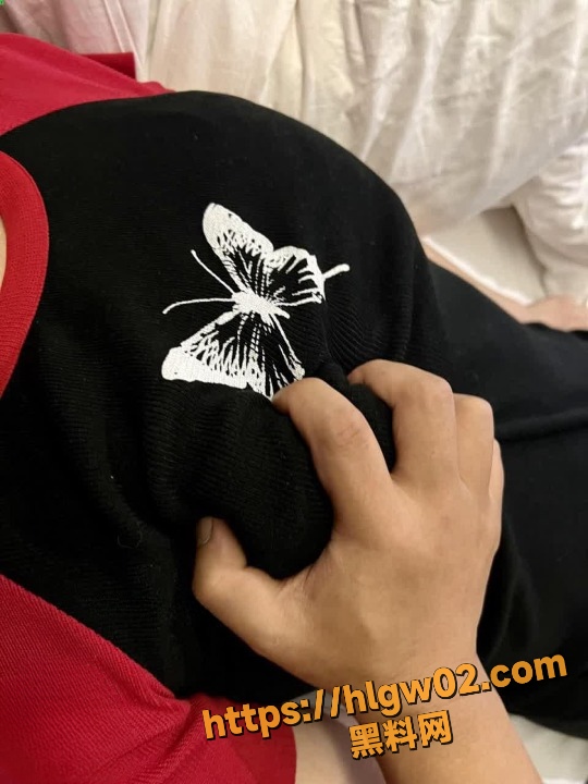 海角社区正义君调教乖巧女儿开肛视频泄密 黑丝半褪 鸡巴猛插爆操到哭 心理满足感炸裂!