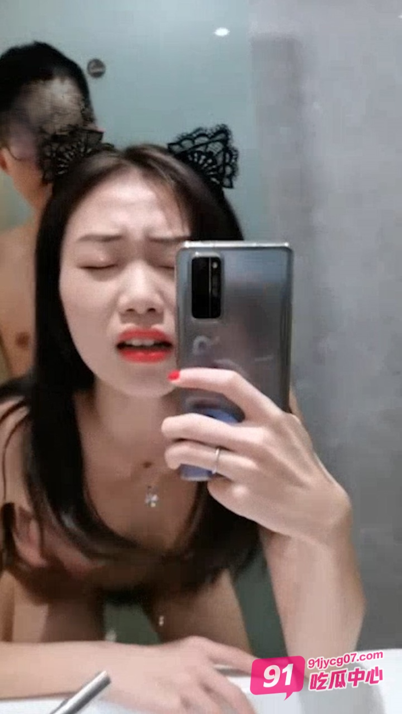 性感学姐黄晶晶镜前裸身视频曝光 当时多恩爱现在就多后悔！ 配图2
