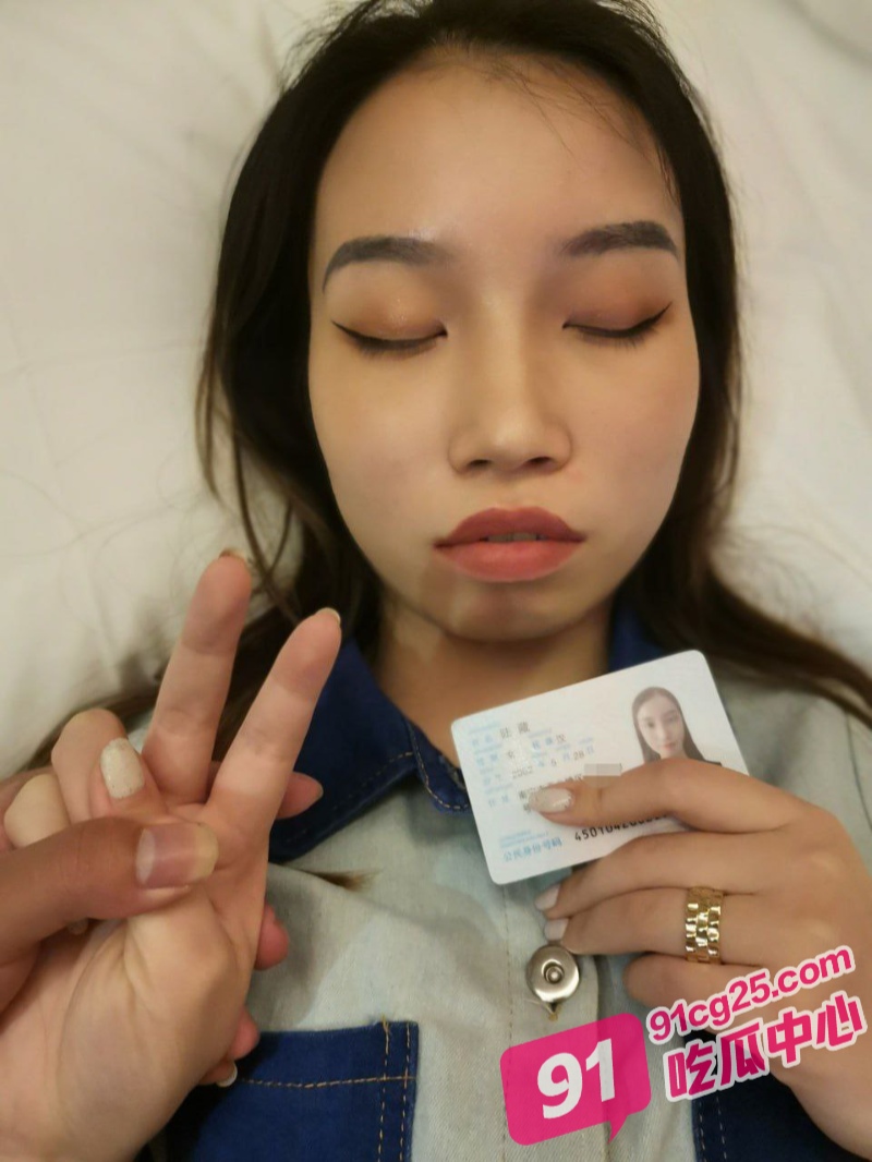 女大学生网恋奔现 遭下药迷奸惨被滴蜡调教 小伙甚至浴血奋战!