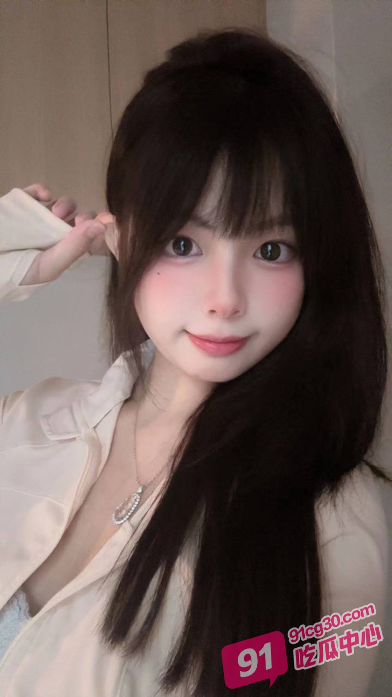 南京传媒学院向盈盈被唐伯虎大神点了秋香 身穿奶牛装被激情后入！ 配图4
