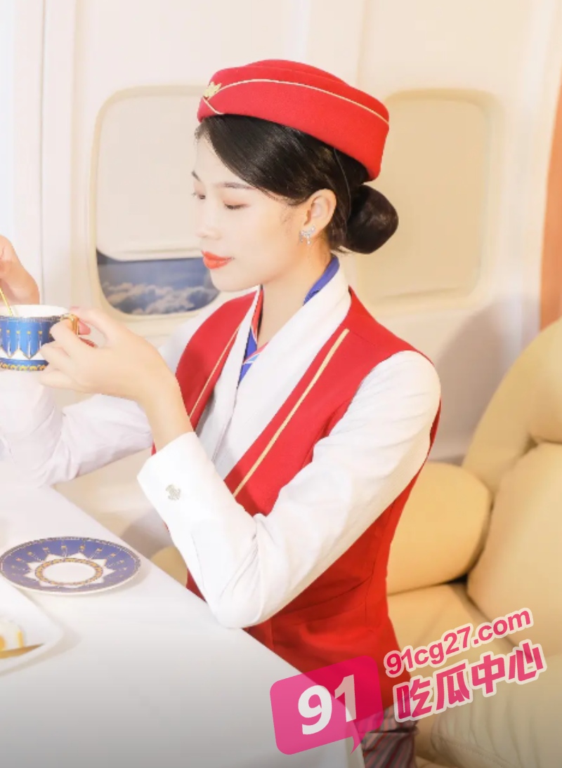 “爸爸先别射 我还要”富二代酒店爆操南航退役空姐 疯狂后入淫叫爽翻天！ 配图2