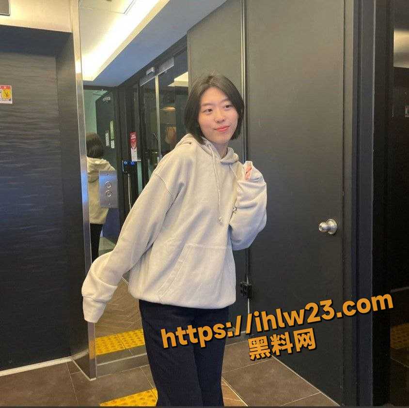 北京健身女教练勾引男学员 桃红乳晕浓密阴毛 现在的健身行业都这么卷了吗？