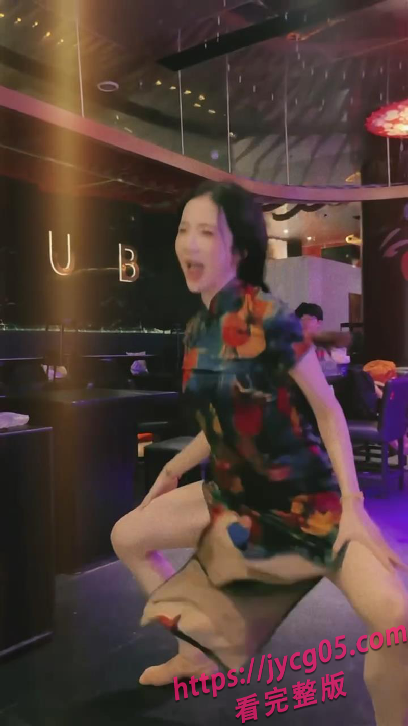 传说中的腿咚！这难度没几年舞蹈功底做不出来！ 配图7