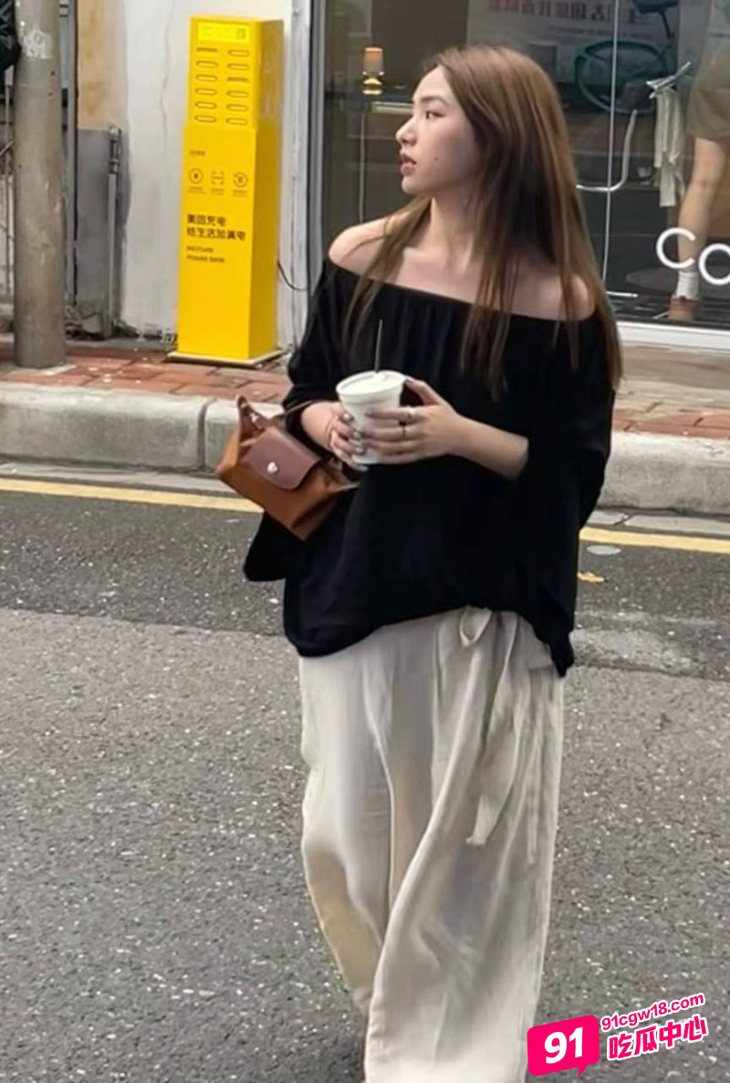 广州骚女柳青私生活混乱 喜欢户外找刺激 性爱不雅视频遭渣男曝光！ 配图3