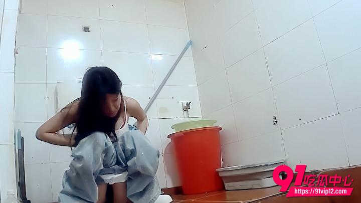 高校女厕双视角8