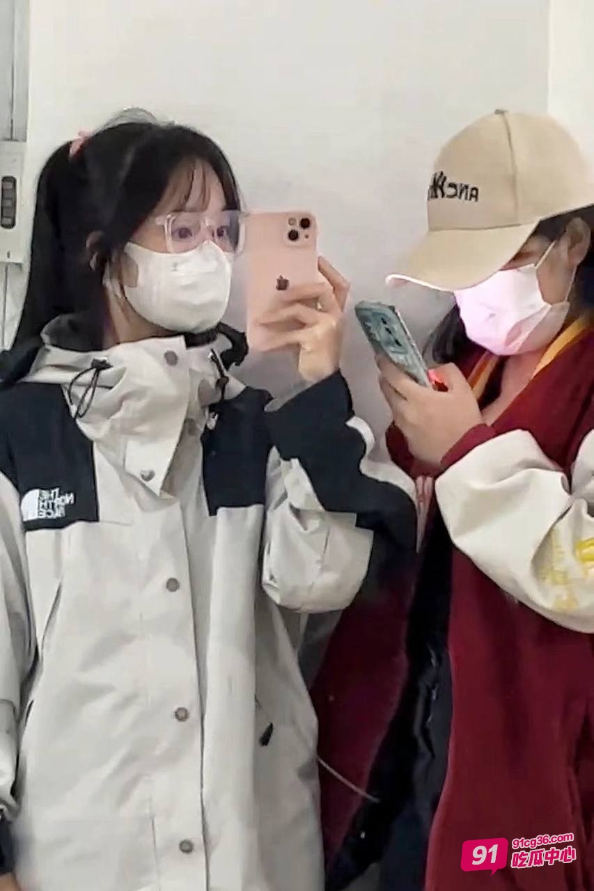 清纯少女林泓汐 口交技术十分一流 翘臀被大根猛烈后入！ 配图3