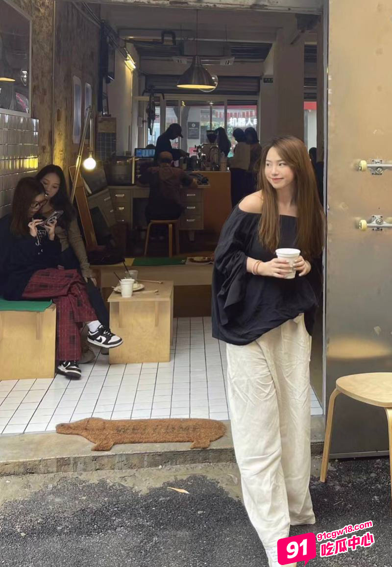 广州骚女柳青私生活混乱 喜欢户外找刺激 性爱不雅视频遭渣男曝光！