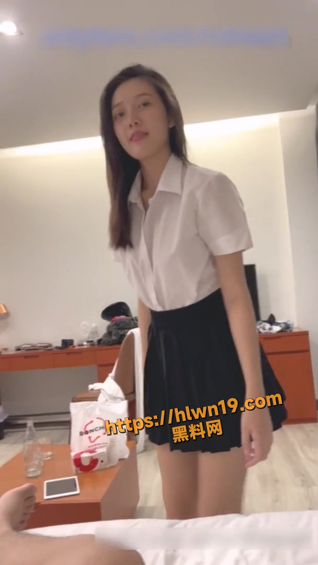 黑料大赛 OL制服 唯有制服御姐得人心 你能想象平日里高不可攀的气质御姐 背后口交吞精的样子吗？