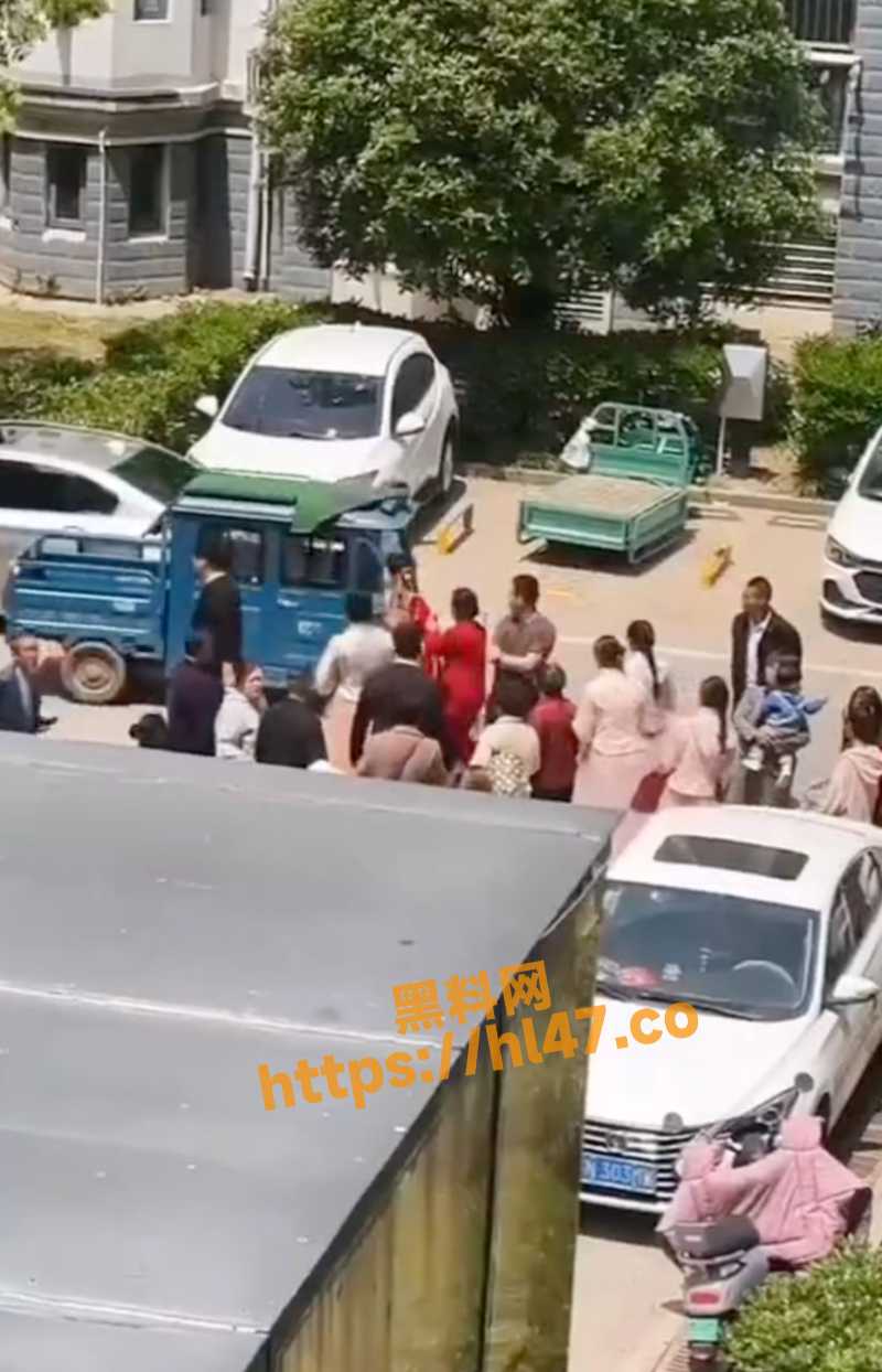 防火防盗防闺蜜 小仙女结婚被闺蜜忽悠临时索要下车礼 最终闹翻一拍两散！