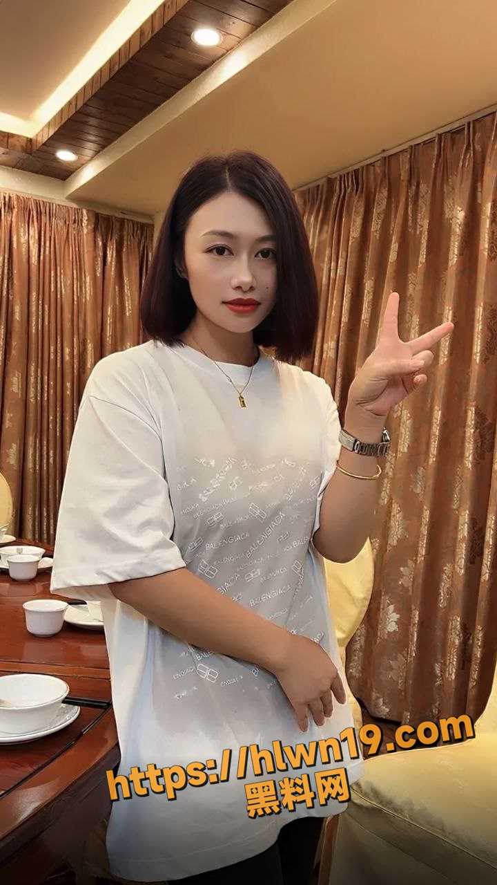 熟女的腰 是杀人的刀 北京海淀小学短发气质女教师 杨淑晴 情人节偷情约炮视频流出引爆网络！