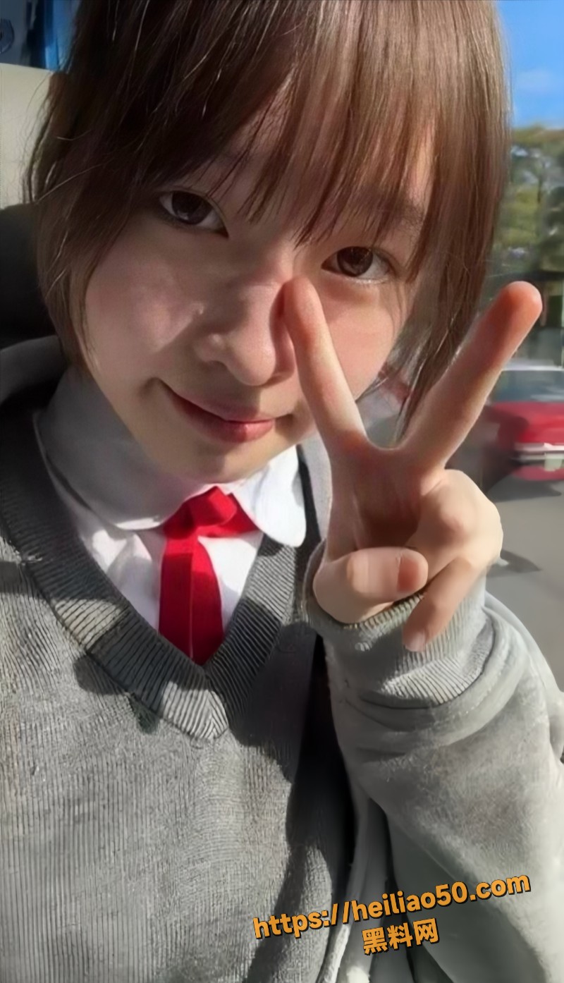 18岁高中生 黄语洁 自拍露脸口交性爱视频外流 乳美逼嫩超耐操！