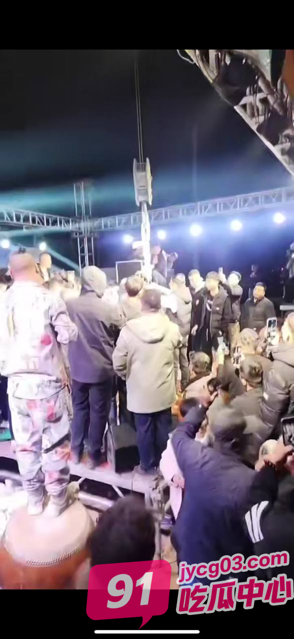 河北乡村大型疼痛表演实录！博眼球用命表演！这场面看着都疼！ 配图7