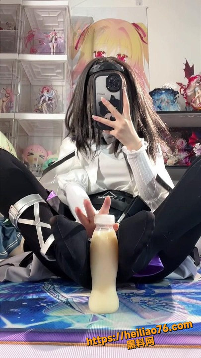高颜值萝莉 白栎Shirly 最新白丝诱惑大片 足拍挑逗福利满满