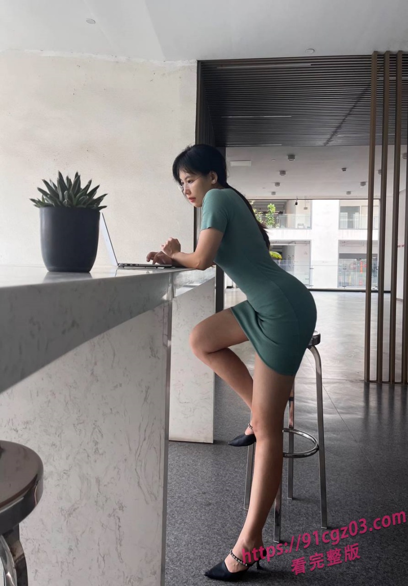 重口扩阴  肥美坦克塞入小珍珠   不得不说现在老夫老妻玩的更刺激