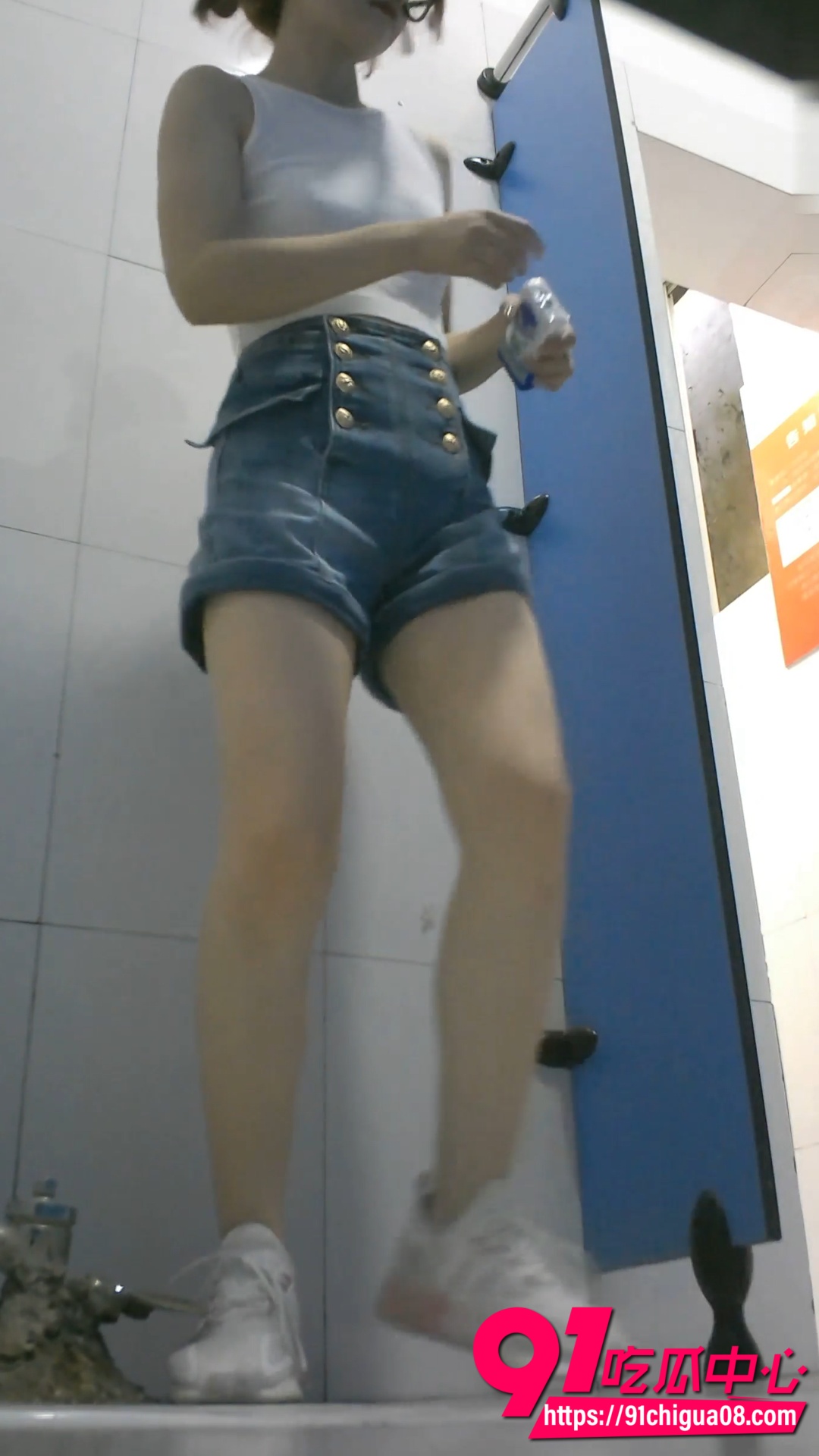 艺校女厕偷拍21